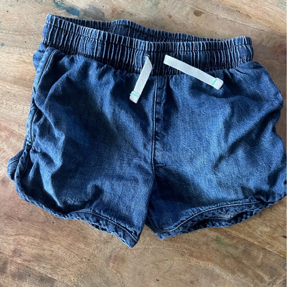 Girls cat and Jack shorts. Like new.
